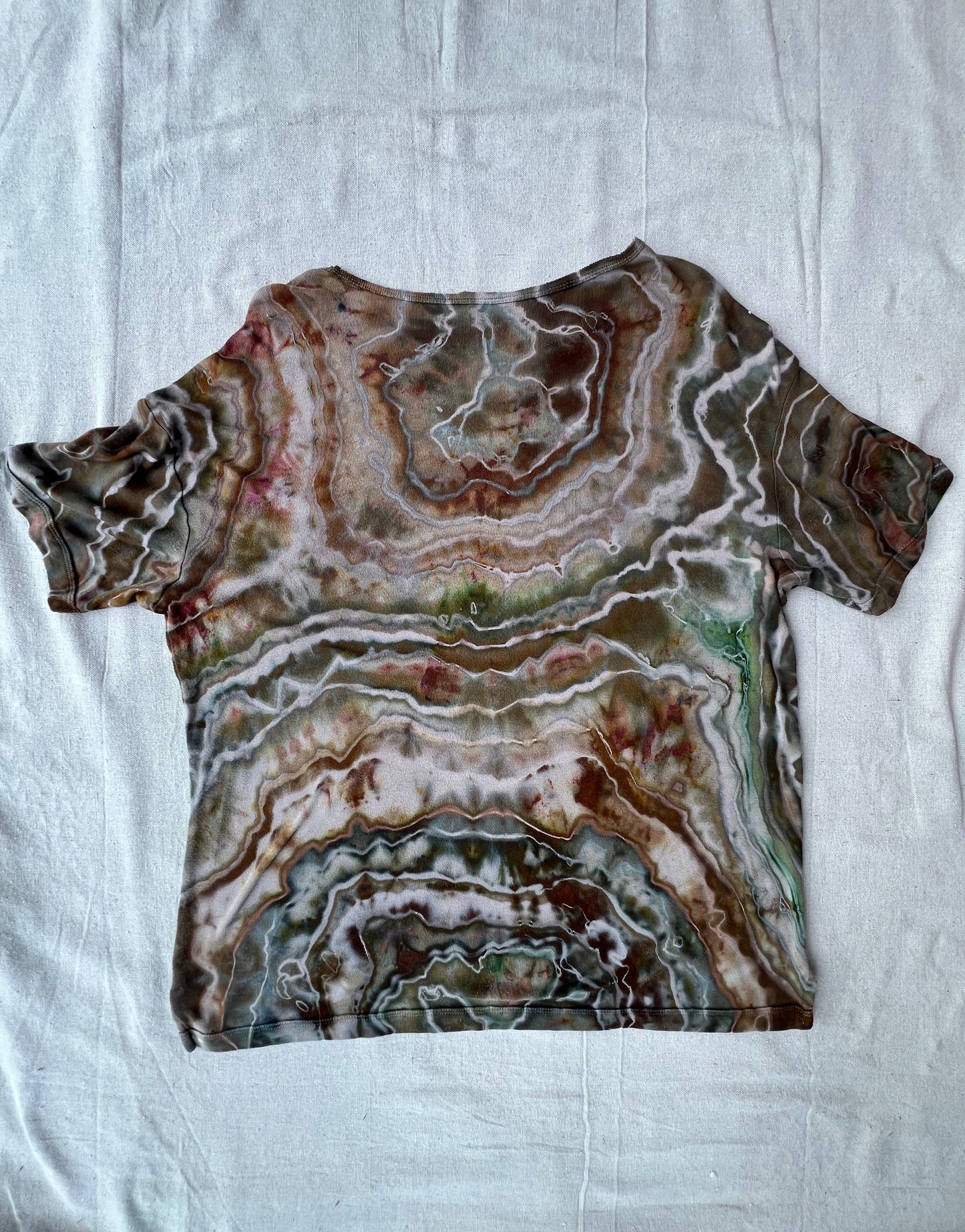 M unisex earthy geode t-shirt