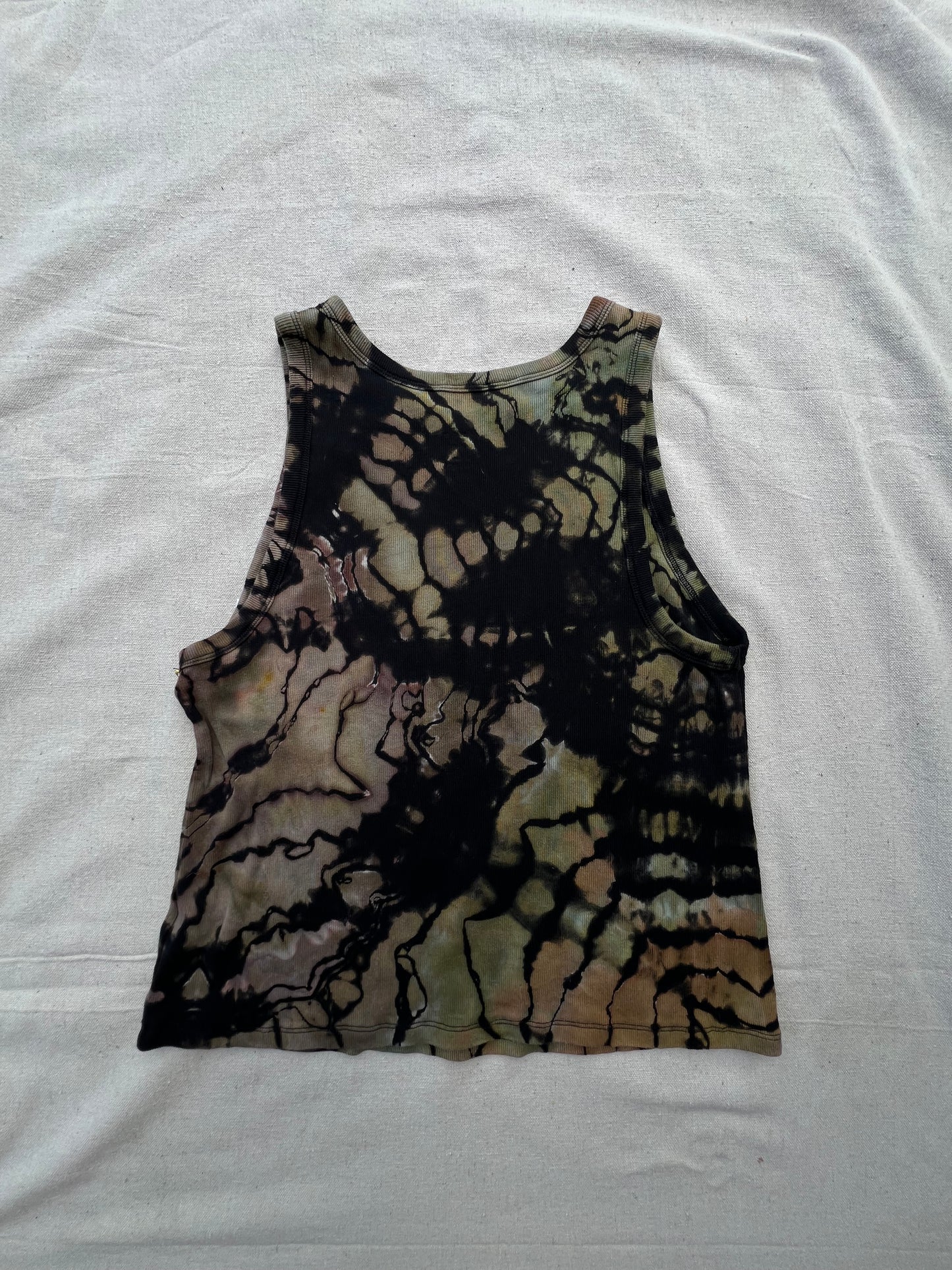 XXL women's camo geode cropped tank