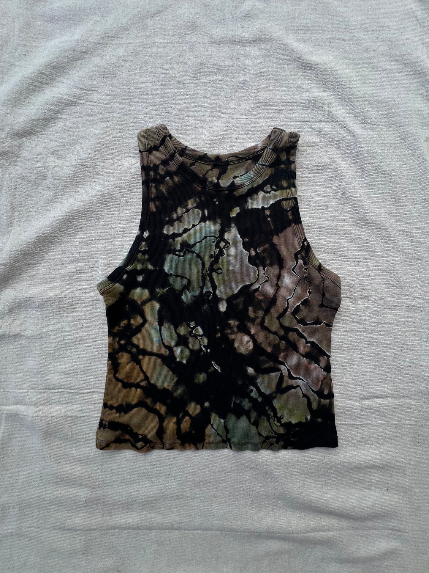 L women's camo geode cropped tank