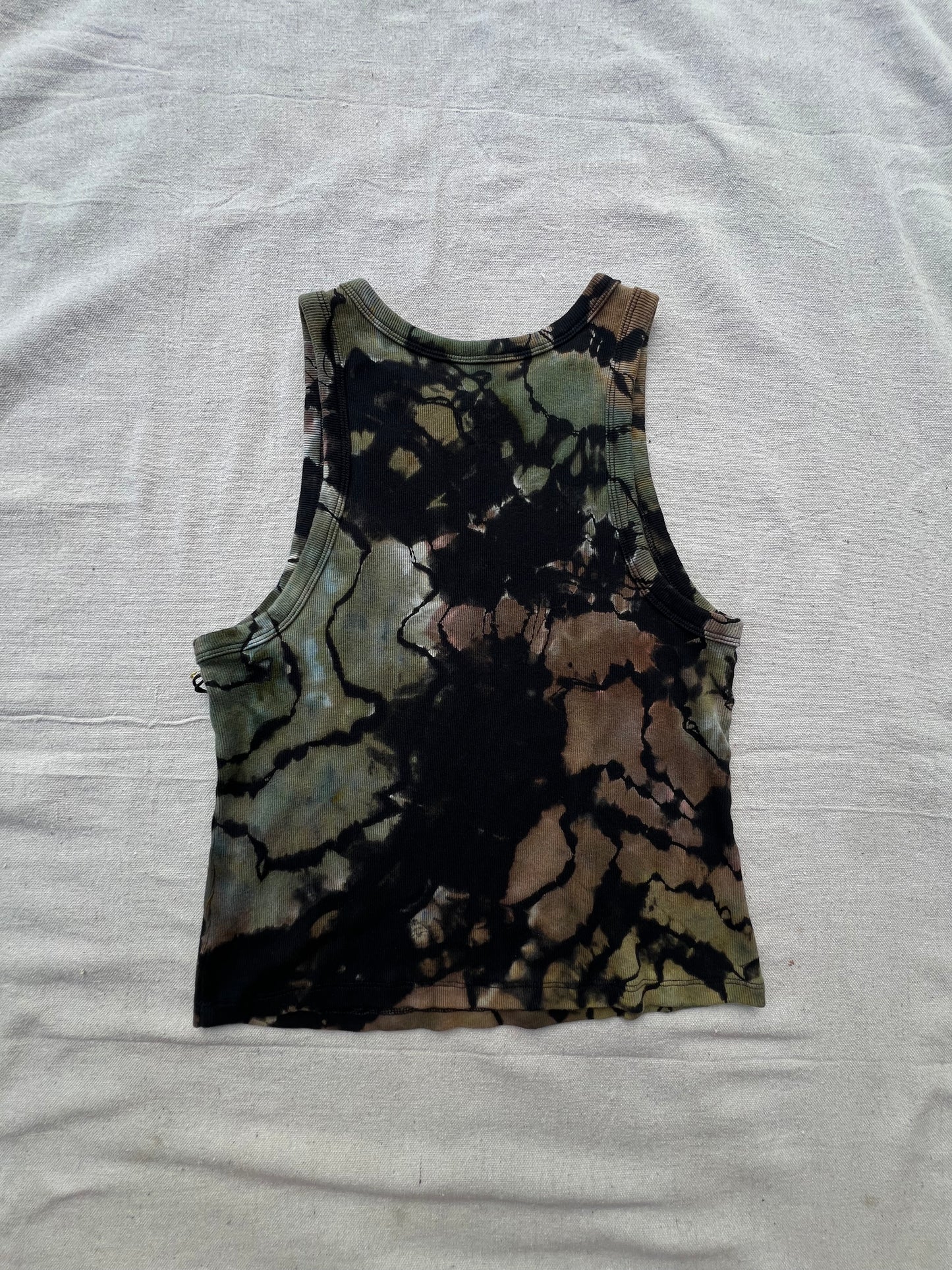 L women's camo geode cropped tank
