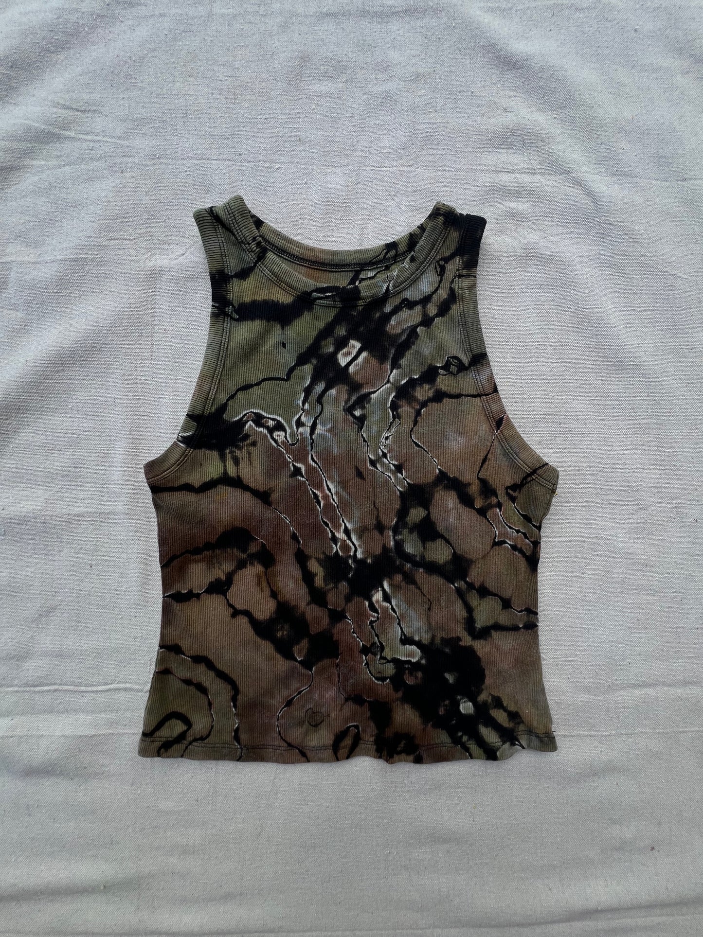 M women's camo geode cropped tank