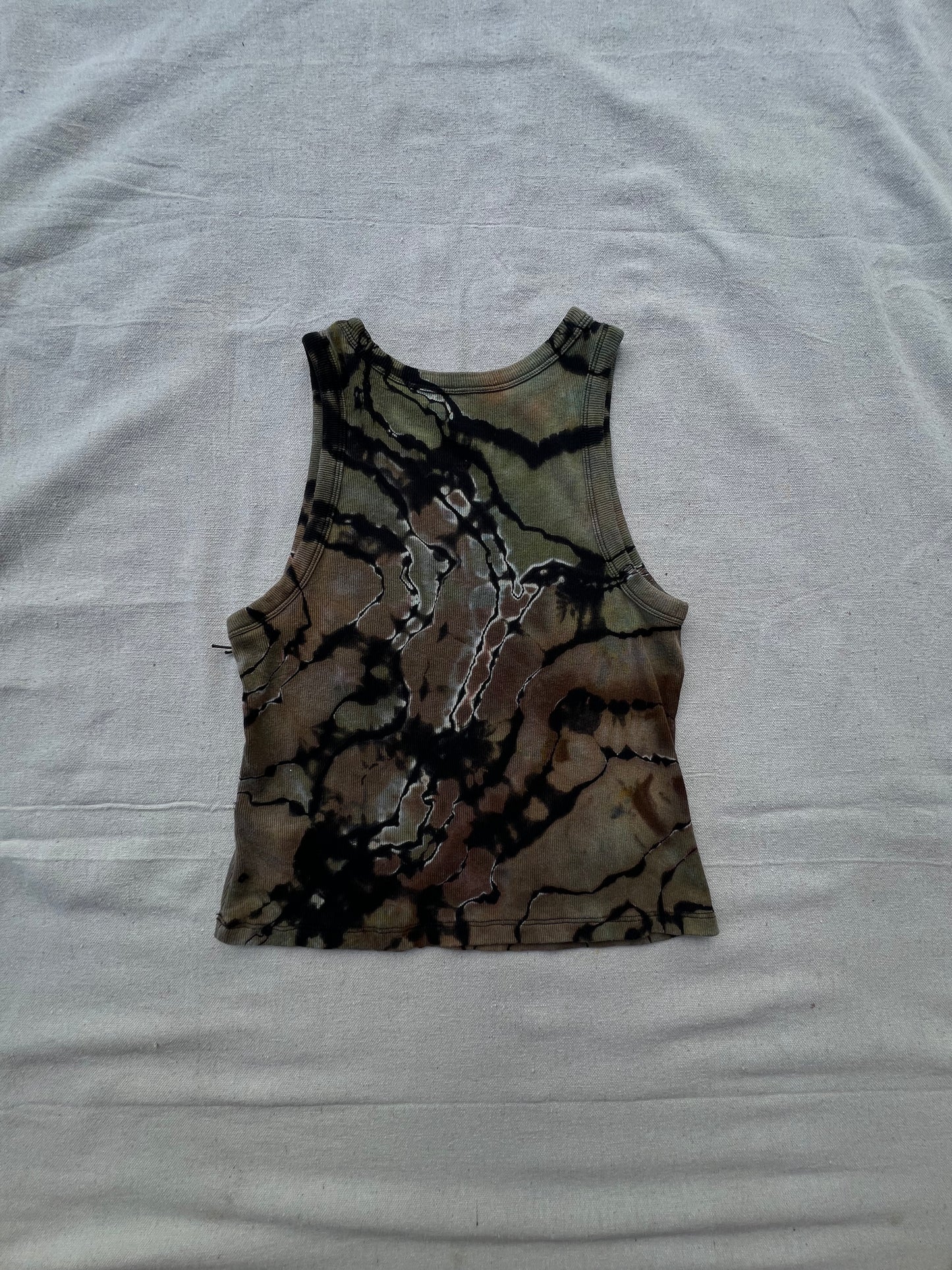 M women's camo geode cropped tank