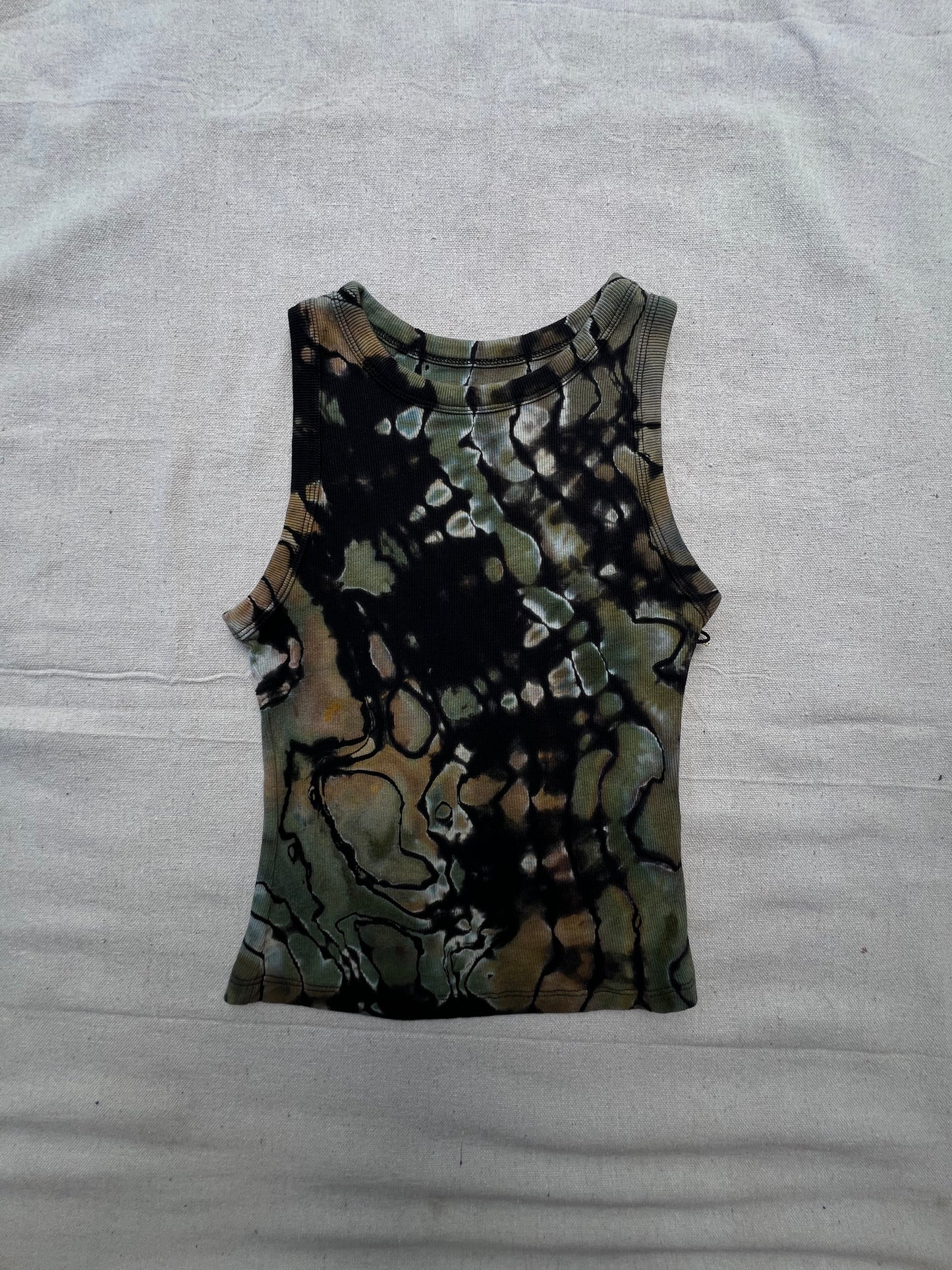 XS women's camo geode cropped tank