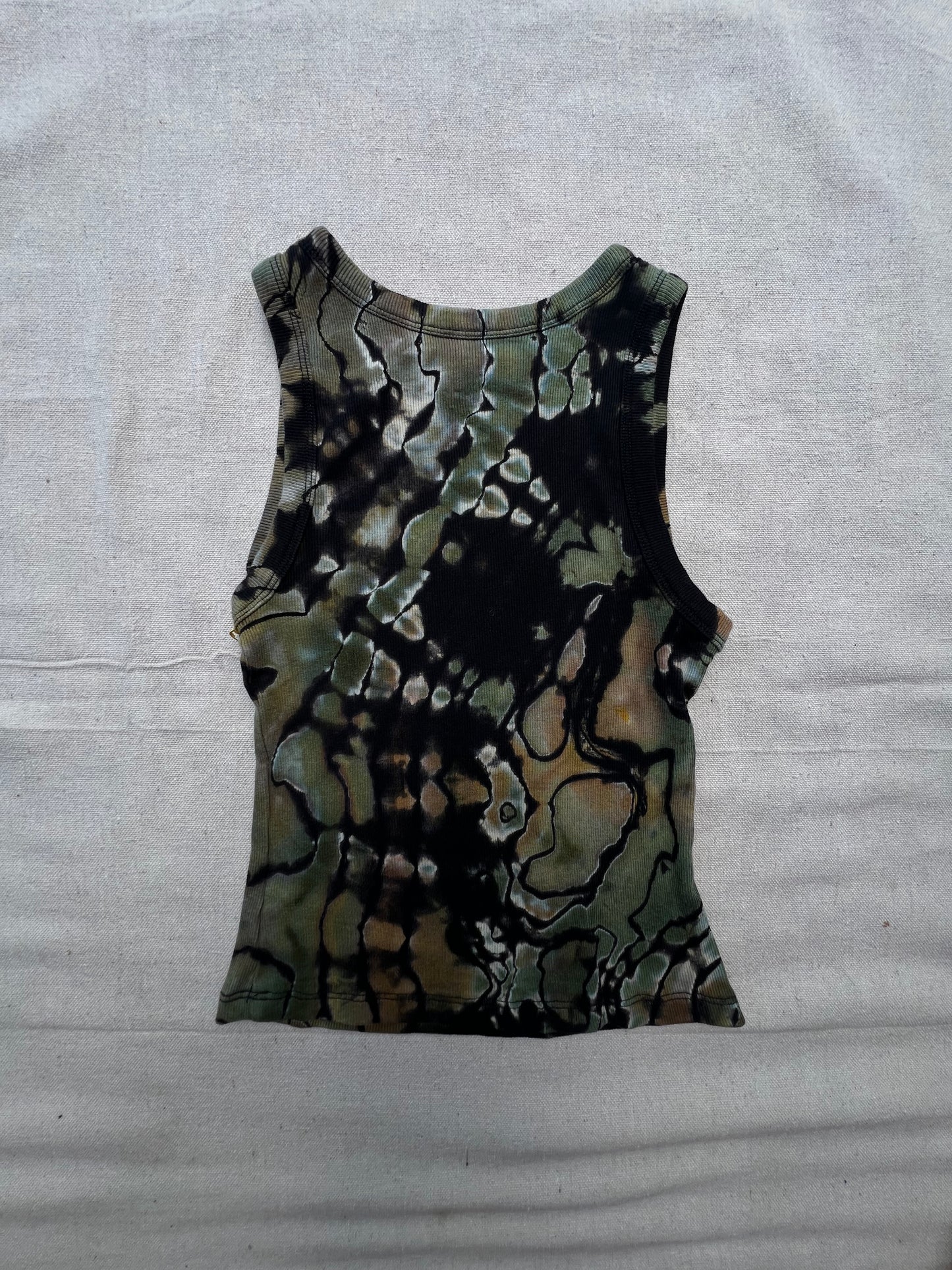 XS women's camo geode cropped tank