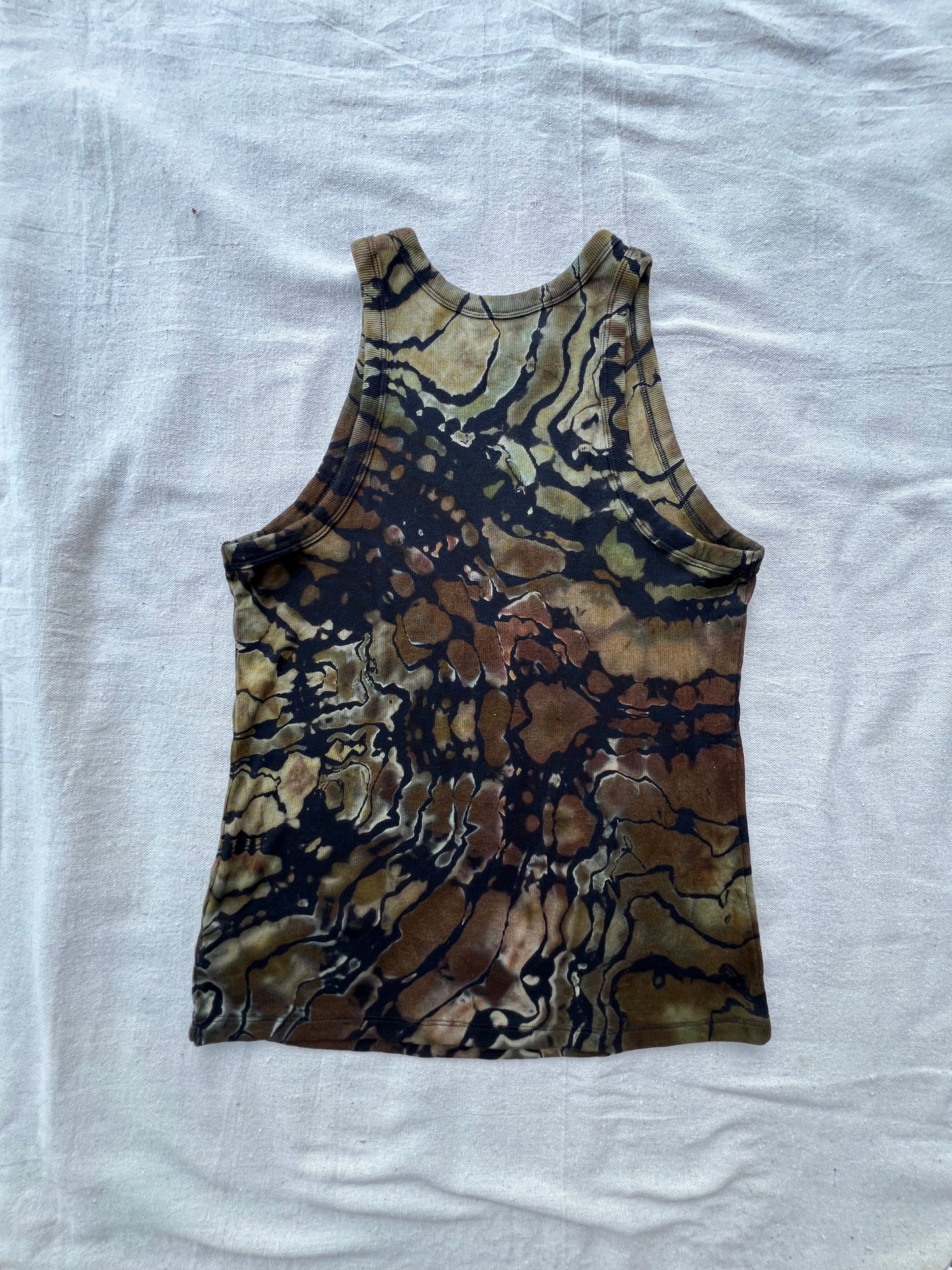 XL women's camo geode tank