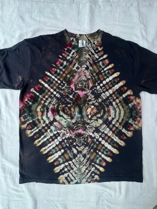 2XL men's/unisex amulet t-shirt