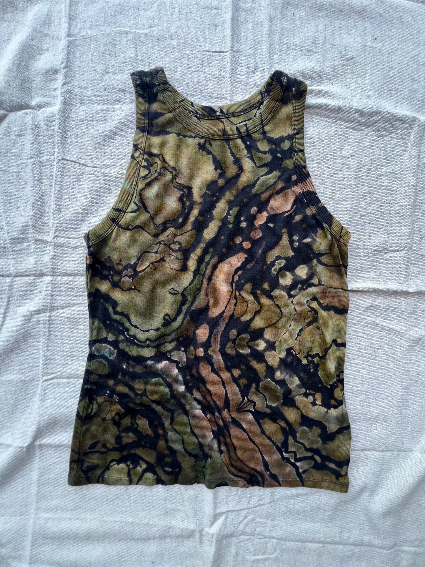 XL women's camo geode tank