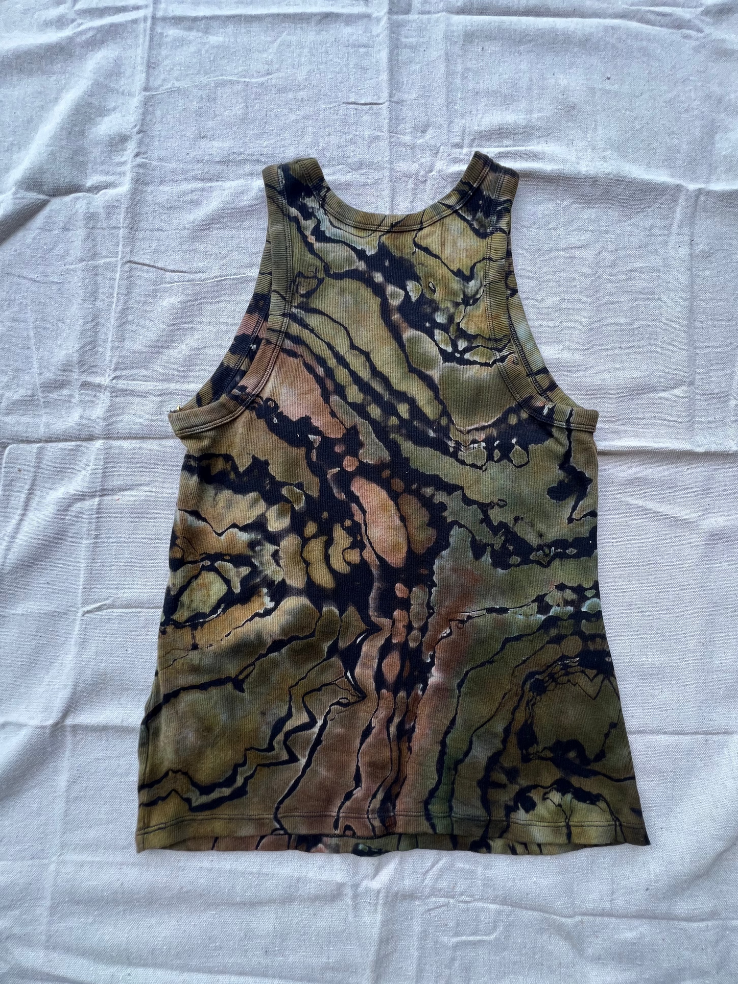 XL women's camo geode tank
