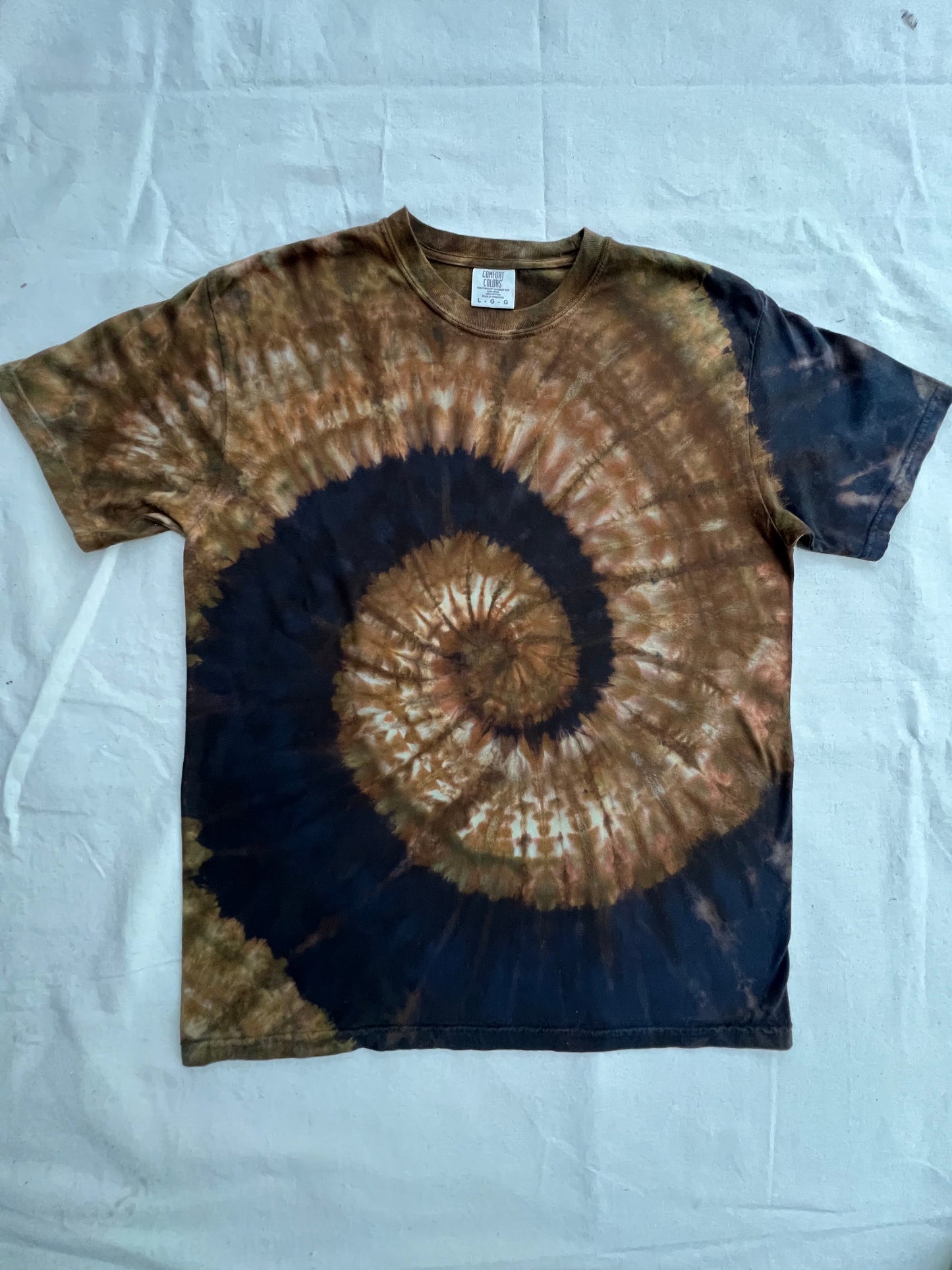 L Earthy Spiral T-shirt