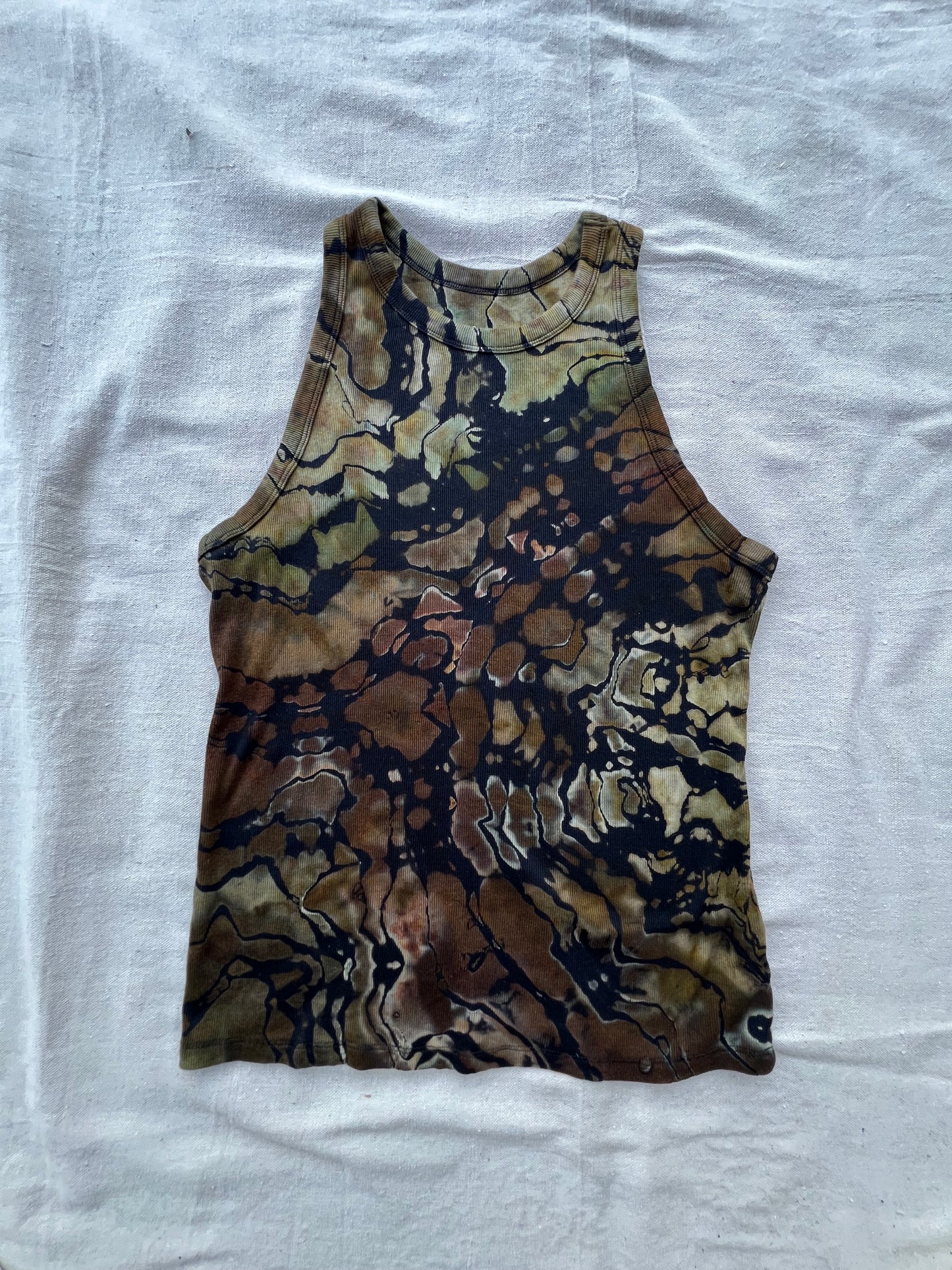 XL women's camo geode tank
