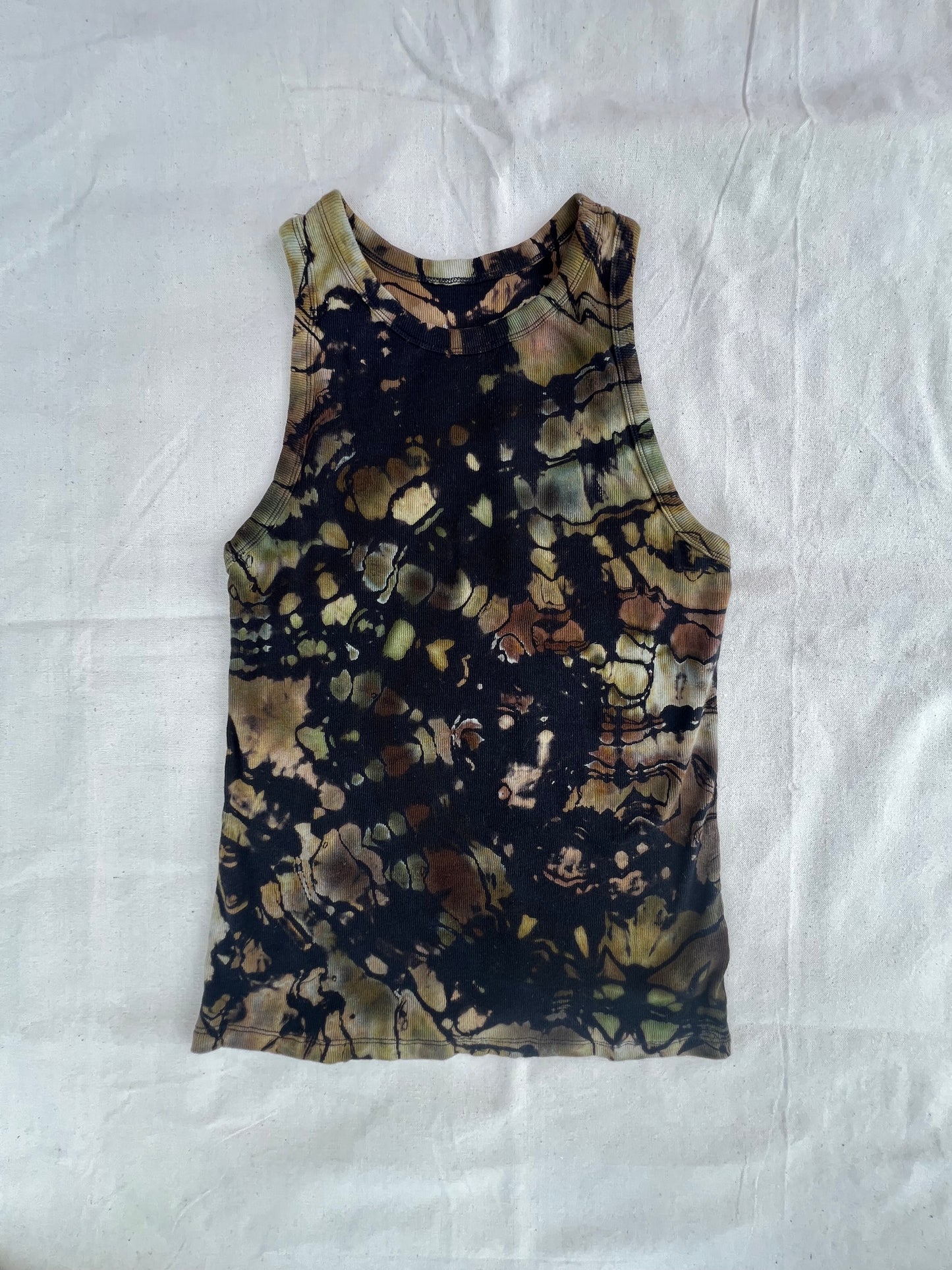XL women's camo geode tank